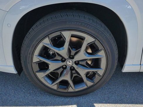 New 2026 Lexus TX 500h AWD image 11