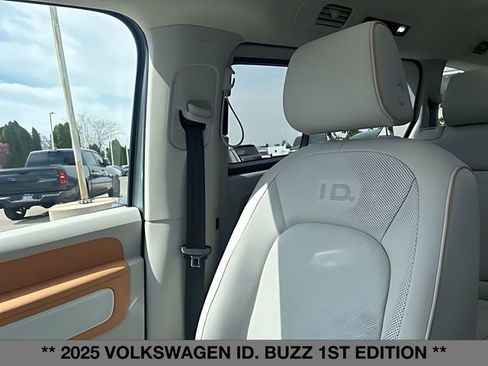 Used 2025 Volkswagen ID. Buzz 1st Edition image 29