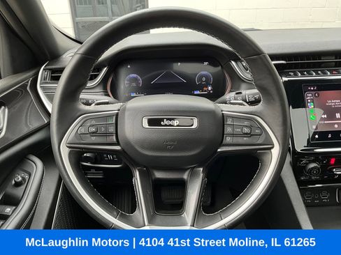 Used 2022 Jeep Grand Cherokee L Laredo image 3