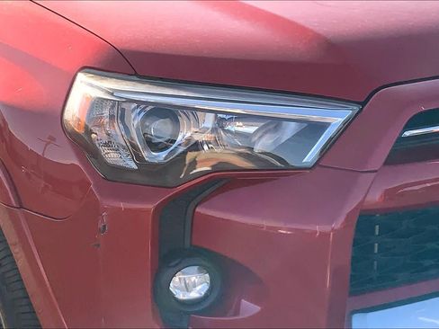 Used 2022 Toyota 4Runner TRD Off-Road Premium w/ Moonroof Package AWD/4WD image 28