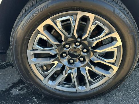 Used 2023 GMC Yukon XL Denali Ultimate image 7