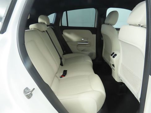 Certified 2025 Mercedes-Benz GLA 250 image 22