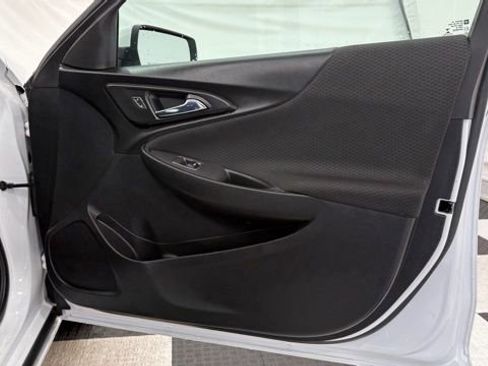 Used 2021 Chevrolet Malibu LT image 22