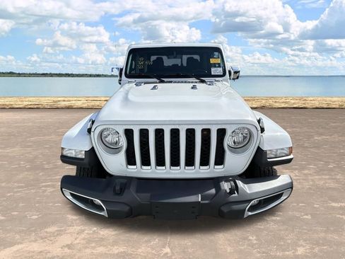 Used 2023 Jeep Gladiator Overland AWD/4WD image 9
