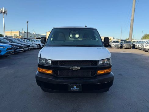 Used 2018 Chevrolet Express 2500 image 8