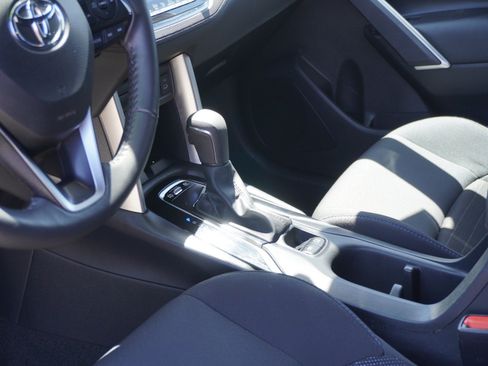 Used 2024 Toyota Corolla Cross AWD Hybrid w/ Moonroof Package image 21