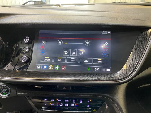 Used 2023 Buick Envision Essence image 39