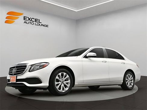 Used 2018 Mercedes-Benz E 300 4MATIC image 46