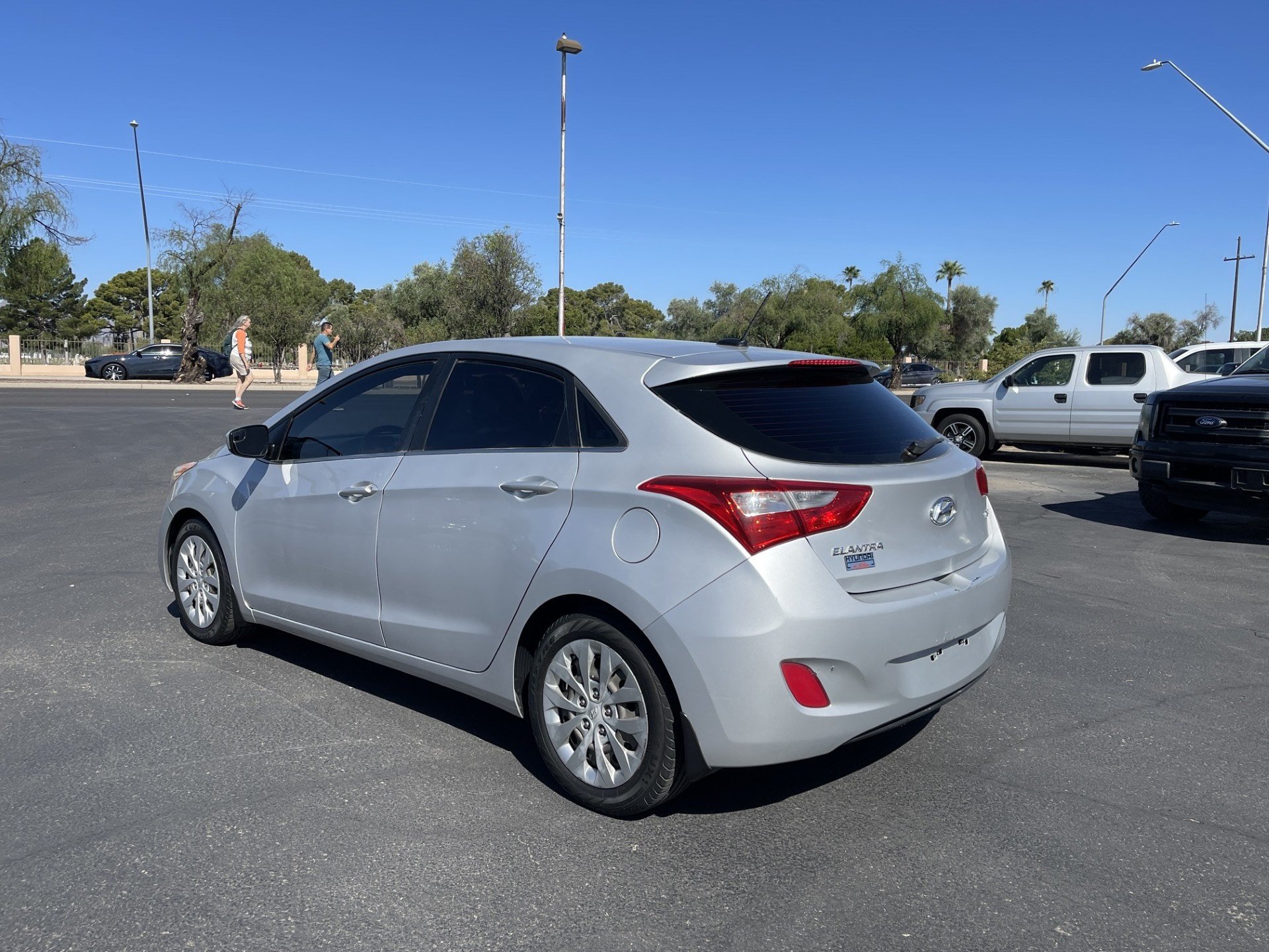 Used 2016 Hyundai Elantra GT FWD image 3