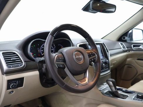 Used 2018 Jeep Grand Cherokee Overland image 15