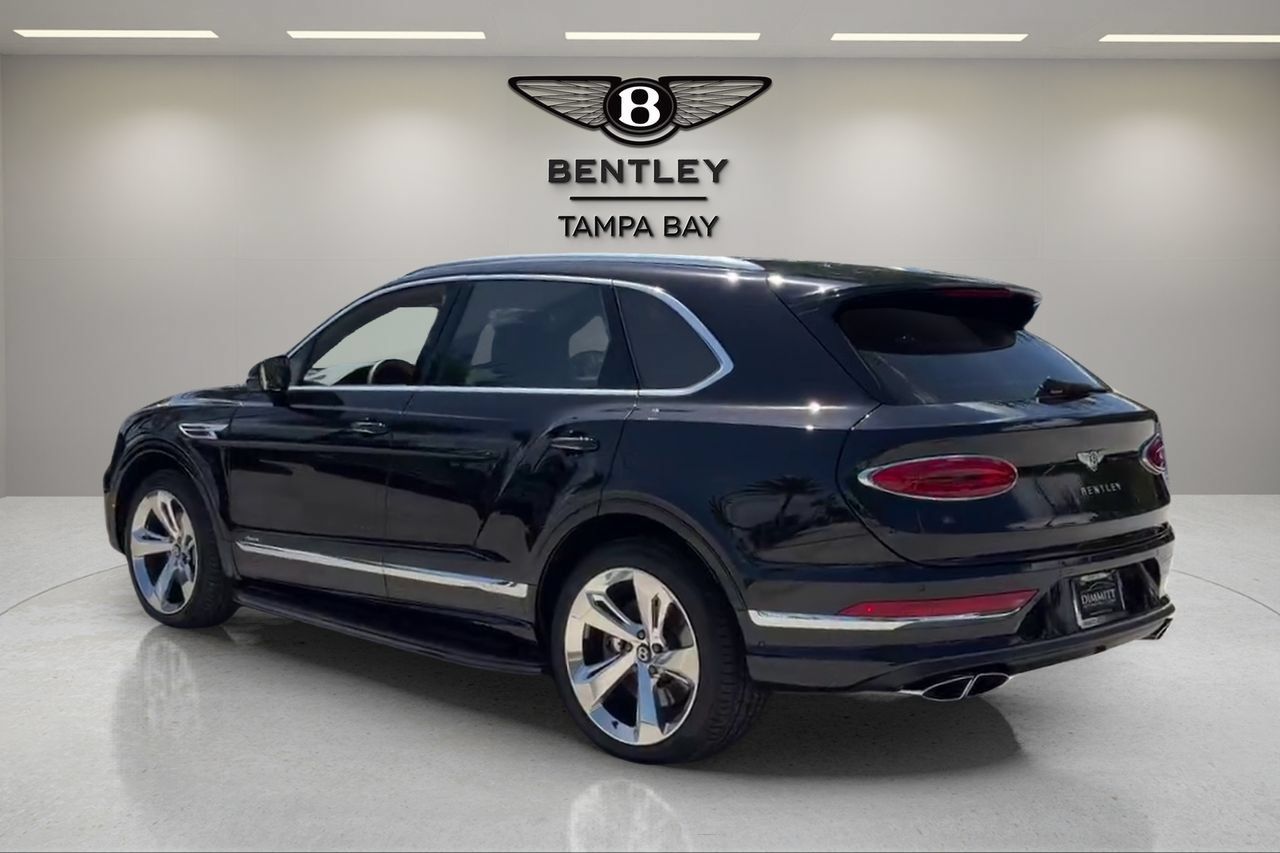Used 2025 Bentley Bentayga AWD/4WD image 3