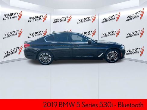 Used 2019 BMW 530i w/ Convenience Package image 2