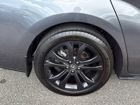 Used 2025 Toyota Sienna XSE w/ XSE Plus Package FWD image 12