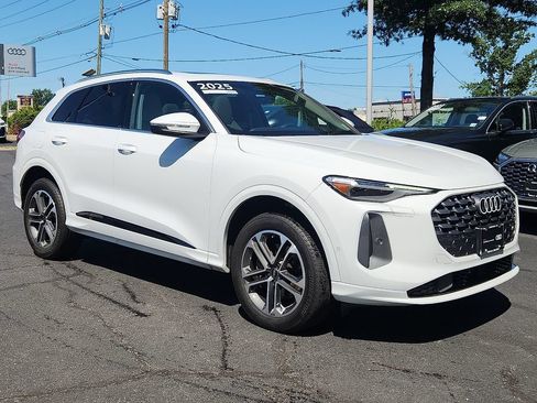 Certified 2025 Audi Q5 Premium Plus w/ Premium Plus AWD/4WD image 2