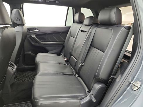 Used 2024 Volkswagen Tiguan SE R-Line FWD image 16