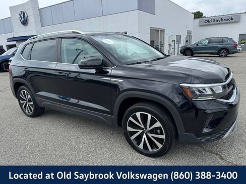 Certified 2023 Volkswagen Taos SE w/ Panoramic Sunroof Package AWD/4WD image 3