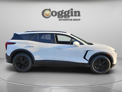 New 2025 Chevrolet Blazer EV LT image 4