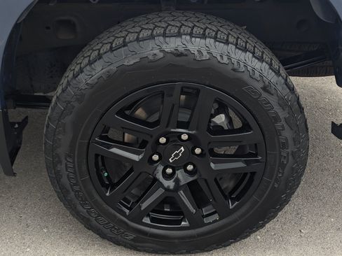 Used 2024 Chevrolet Silverado 1500 Custom w/ Turbomax Blackout Package AWD/4WD image 7