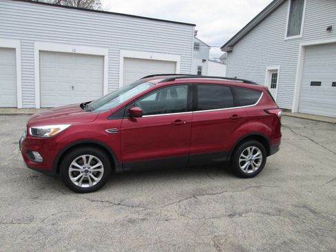 Used 2018 Ford Escape SE w/ SE Sync 3 Package image 3