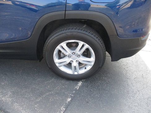 Used 2023 GMC Terrain SLE AWD/4WD image 13