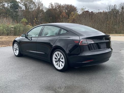 Used 2021 Tesla Model 3 Standard Range Plus image 5