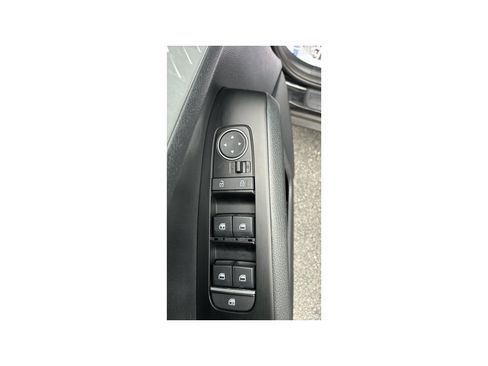 Used 2025 Kia Soul LX w/ LX Technology Package FWD image 12