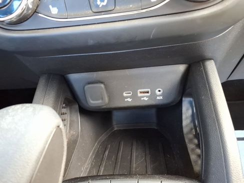 Certified 2022 Chevrolet TrailBlazer LT w/ Convenience Package image 23