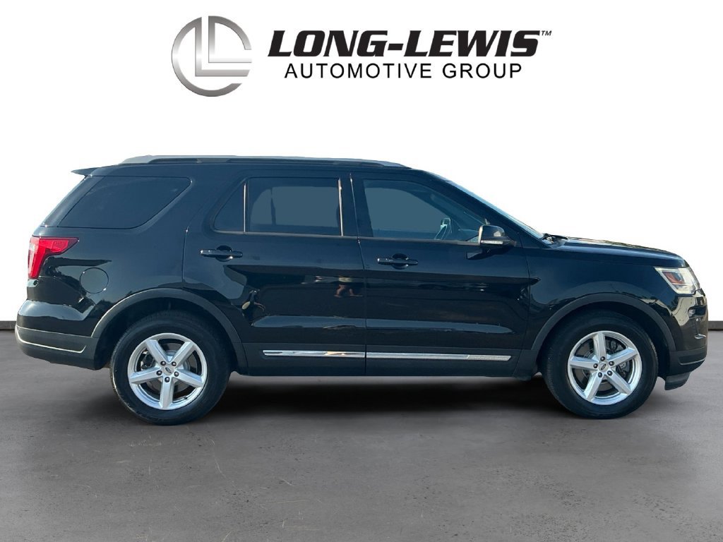 Used 2018 Ford Explorer XLT w/ Equipment Group 202A FWD image 8