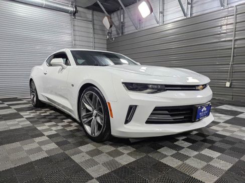 Used 2018 Chevrolet Camaro LT w/ RS Package image 4