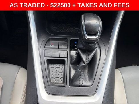 Used 2019 Toyota RAV4 XLE Premium FWD image 24