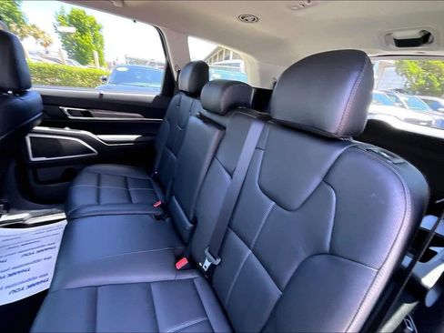 Certified 2021 Kia Telluride EX w/ Towing Package AWD/4WD image 15