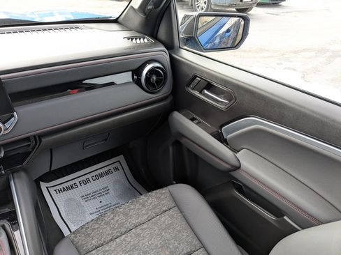 Used 2024 Chevrolet Colorado Z71 w/ Z71 Convenience Package 2 image 16