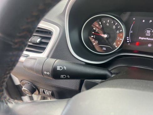 Used 2019 Jeep Compass Latitude image 21