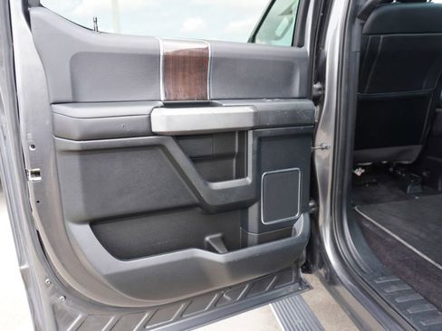 Certified 2020 Ford Edge Titanium FWD image 23