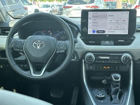 Used 2023 Toyota RAV4 Limited image 7