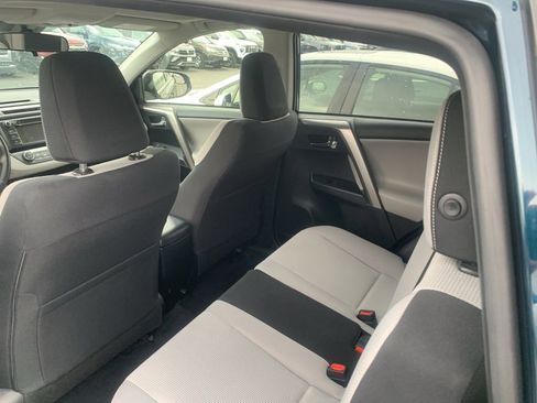 Used 2018 Toyota RAV4 XLE w/ Carpet Mat Package FWD image 17