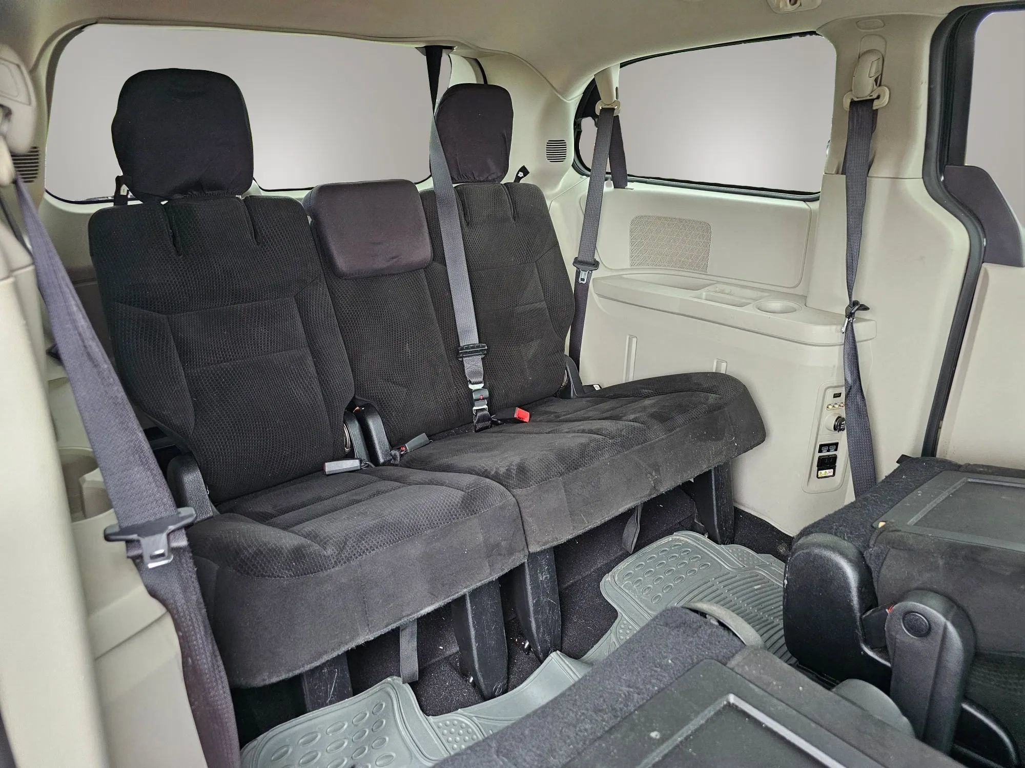 Used 2015 Dodge Grand Caravan SE w/ Quick Order Package 29E SE FWD image 9