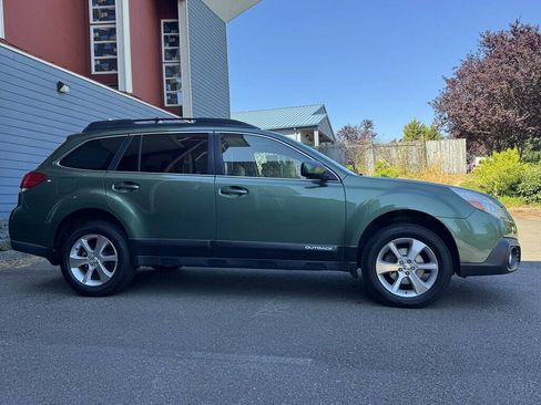Used 2014 Subaru Outback 2.5i Limited AWD/4WD image 16