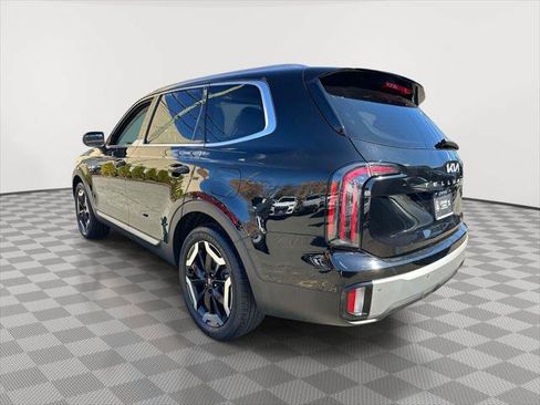 Used 2023 Kia Telluride EX w/ EX Captain's Chair Package AWD/4WD image 5