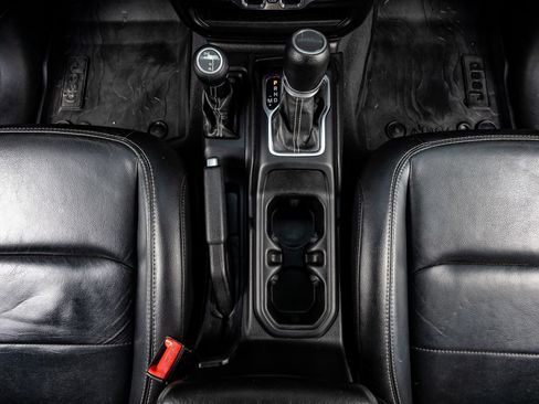 Used 2020 Jeep Gladiator Overland image 26