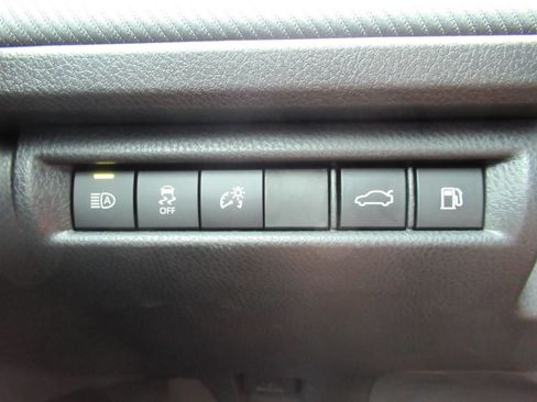 Used 2026 Toyota Camry Hybrid FWD image 20