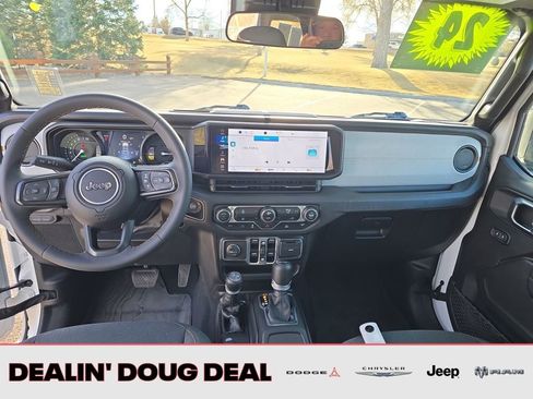 Used 2024 Jeep Wrangler Unlimited w/ LED Headlamp & Fog Lamp Group AWD/4WD image 13