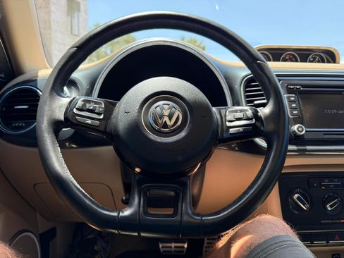 Used 2013 Volkswagen Beetle 2.0T FWD image 30