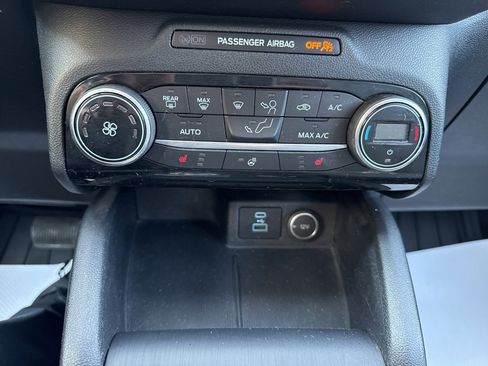 Used 2021 Ford Escape SE w/ Cold Weather Package image 16