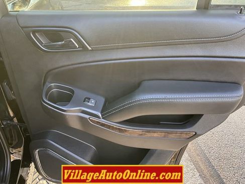 Used 2019 Chevrolet Tahoe LT w/ Z71 Midnight Edition image 26