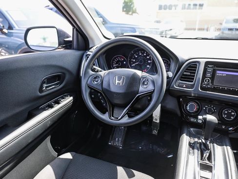 Certified 2022 Honda HR-V LX image 5