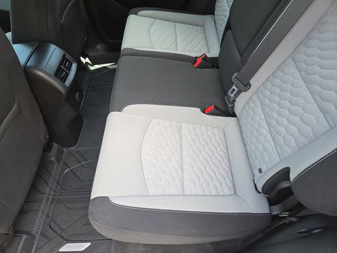 Used 2018 Chevrolet Equinox LS AWD/4WD image 22