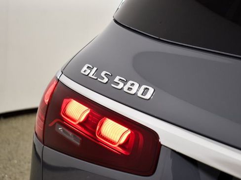 Certified 2025 Mercedes-Benz GLS 580 4MATIC image 14