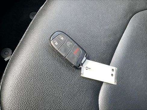 Used 2025 Jeep Compass Limited AWD/4WD image 12