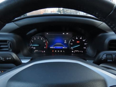 Used 2022 Ford Explorer XLT image 24
